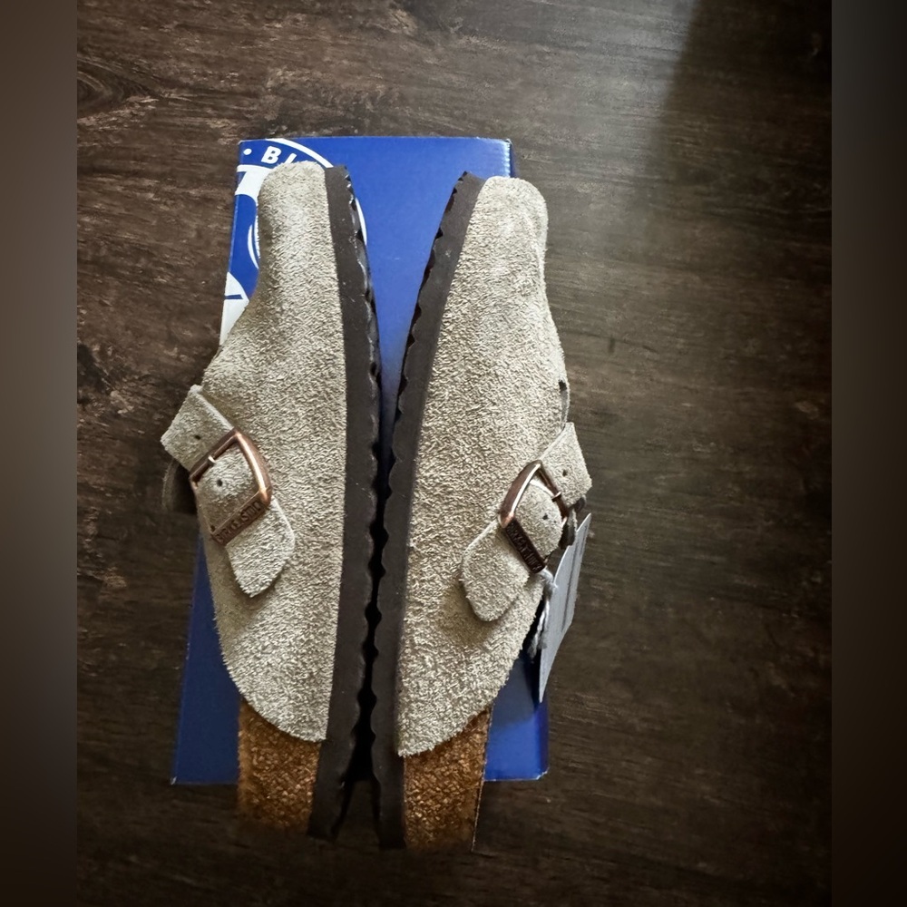 Birkenstock Women’s Gray Suede Slip-Ons **Never Worn* **PRICE IS FIRM** - Picture 7 of 8